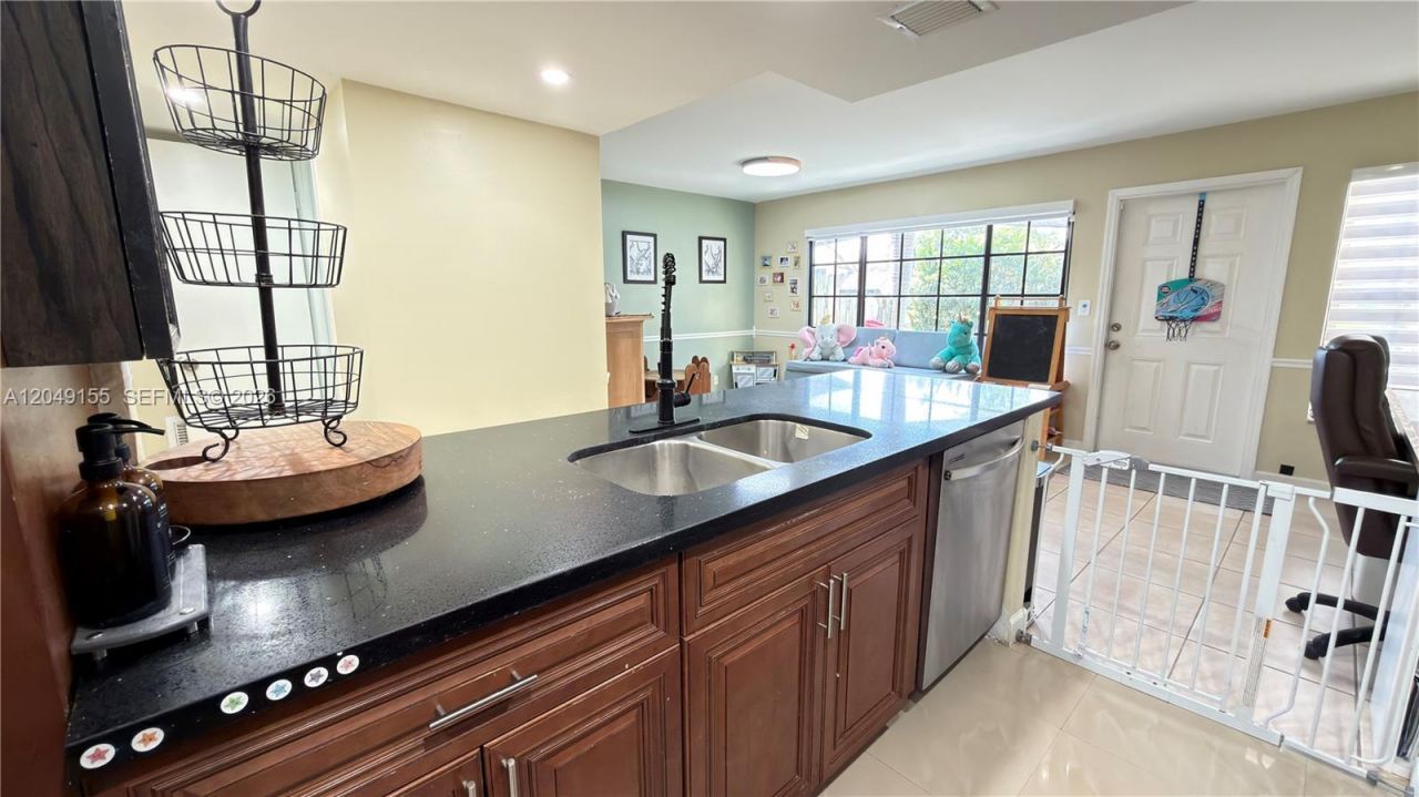 9492 NW 39th St , Sunrise, FL 33351 Photo