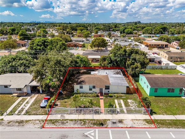3260 NW 179th St , Miami Gardens, FL 33056