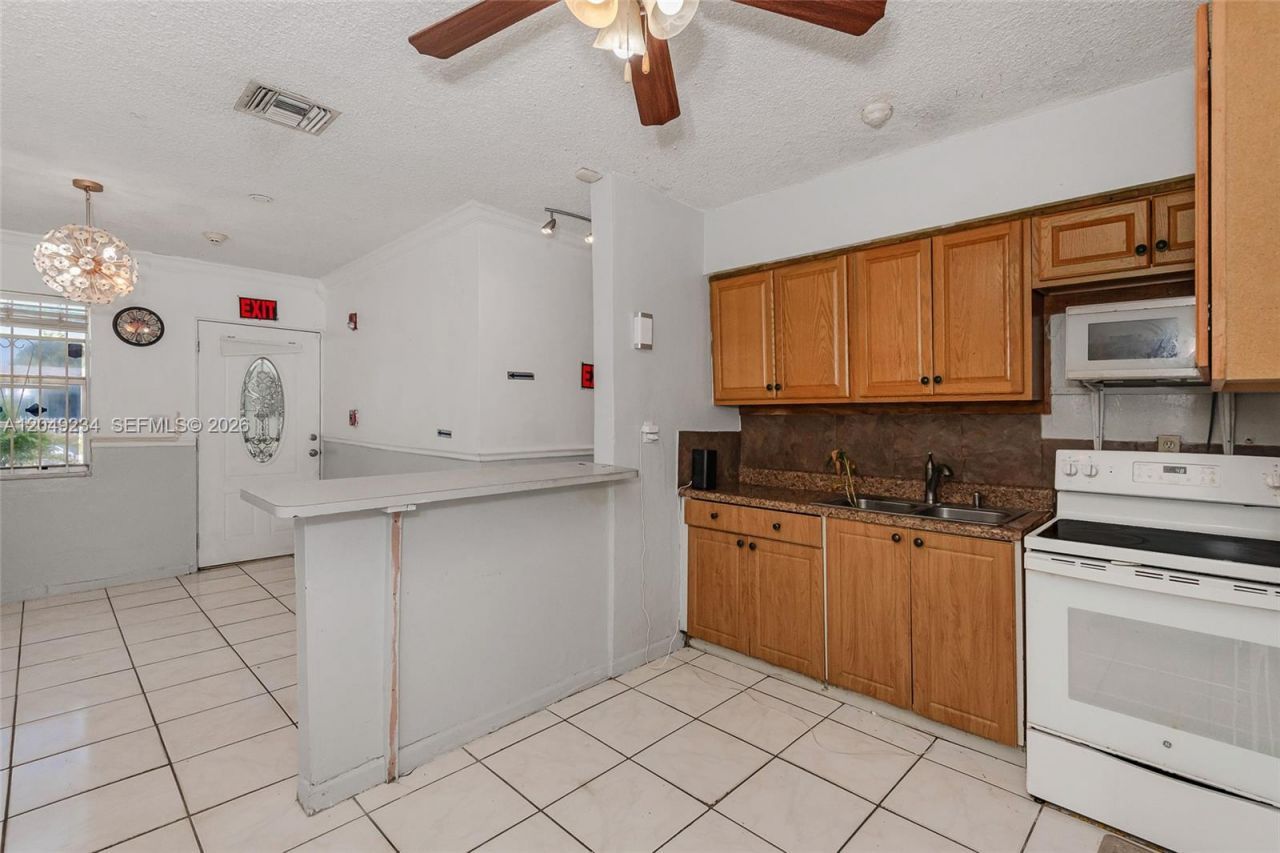 3260 NW 179th St , Miami Gardens, FL 33056 Photo