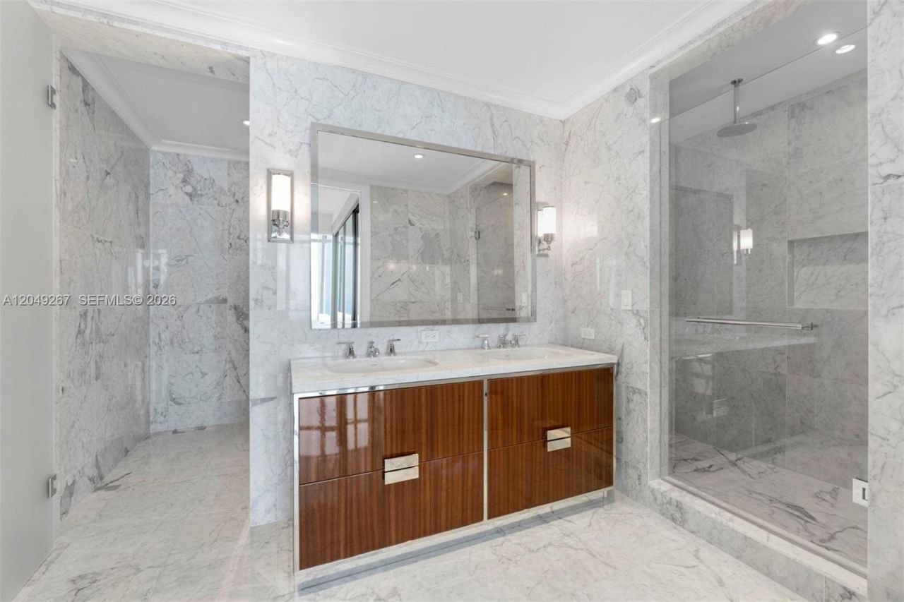 15701 Collins Ave , Unit 4701, Sunny Isles Beach, FL 33160 Photo