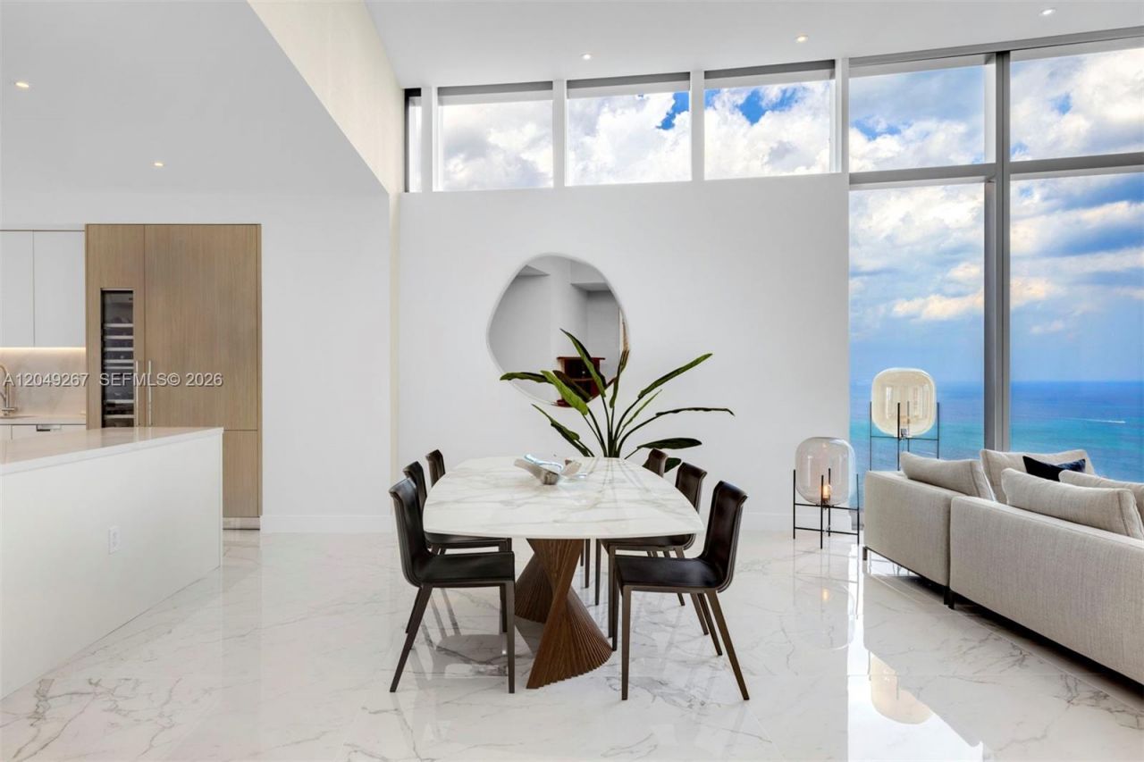 15701 Collins Ave , Unit 4701, Sunny Isles Beach, FL 33160 Photo