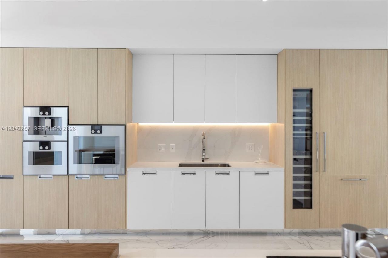 15701 Collins Ave , Unit 4701, Sunny Isles Beach, FL 33160 Photo