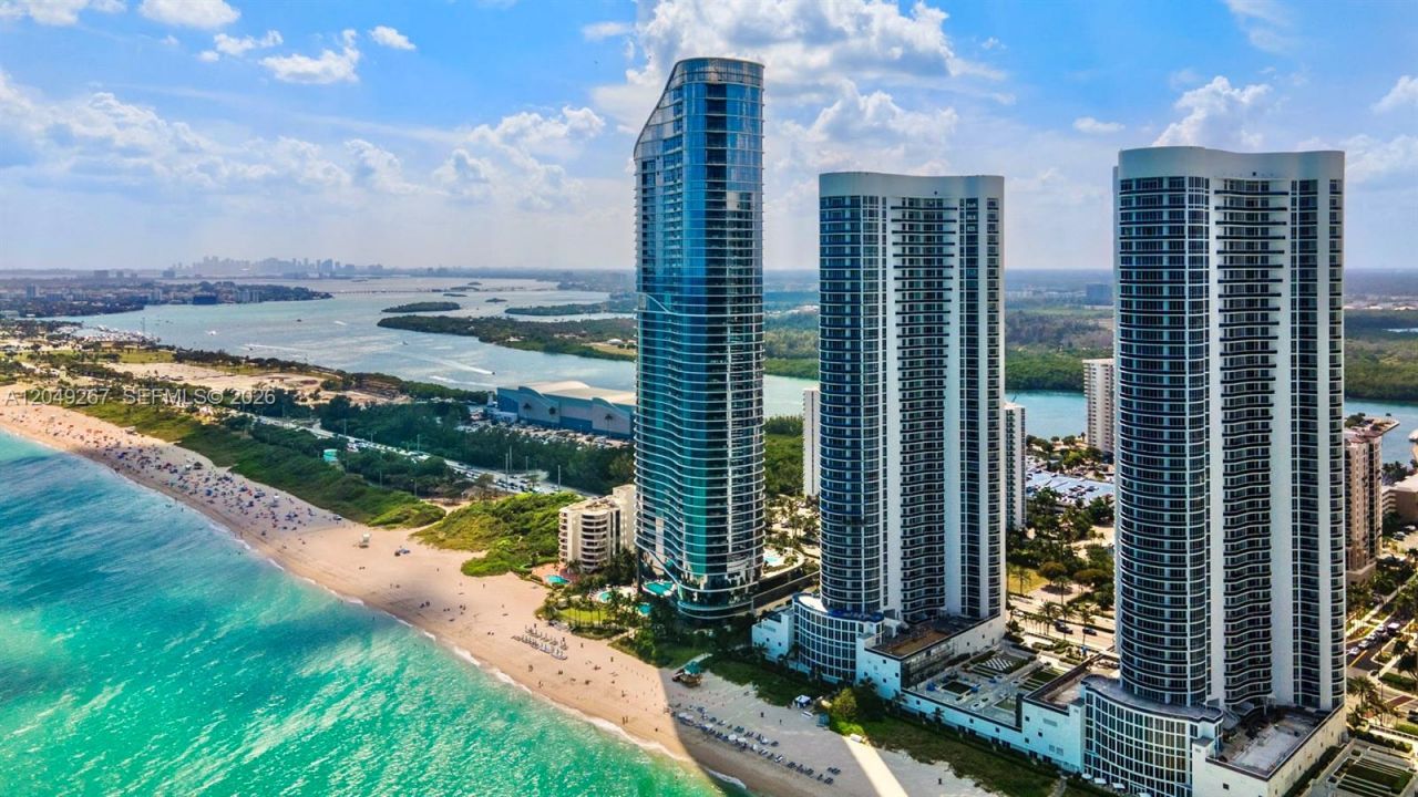 15701 Collins Ave , Unit 4701, Sunny Isles Beach, FL 33160 Photo