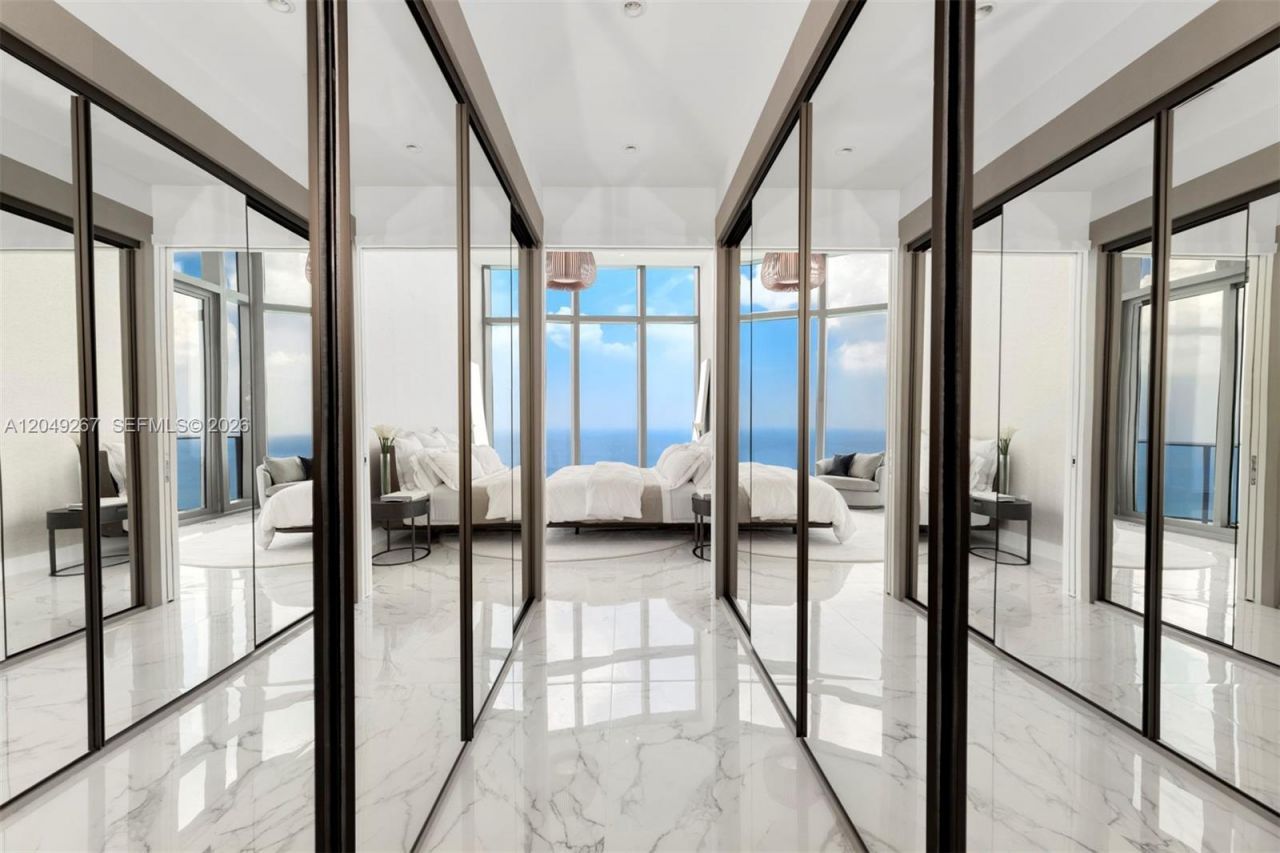 15701 Collins Ave , Unit 4701, Sunny Isles Beach, FL 33160 Photo