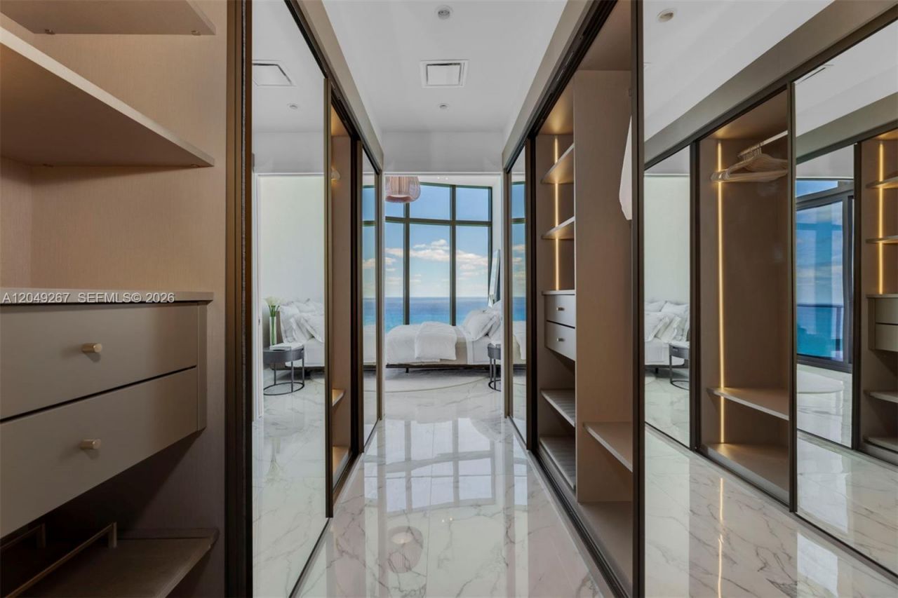 15701 Collins Ave , Unit 4701, Sunny Isles Beach, FL 33160 Photo