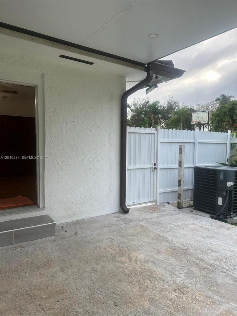 19301 SW 220th St , Miami, FL 33170 Photo