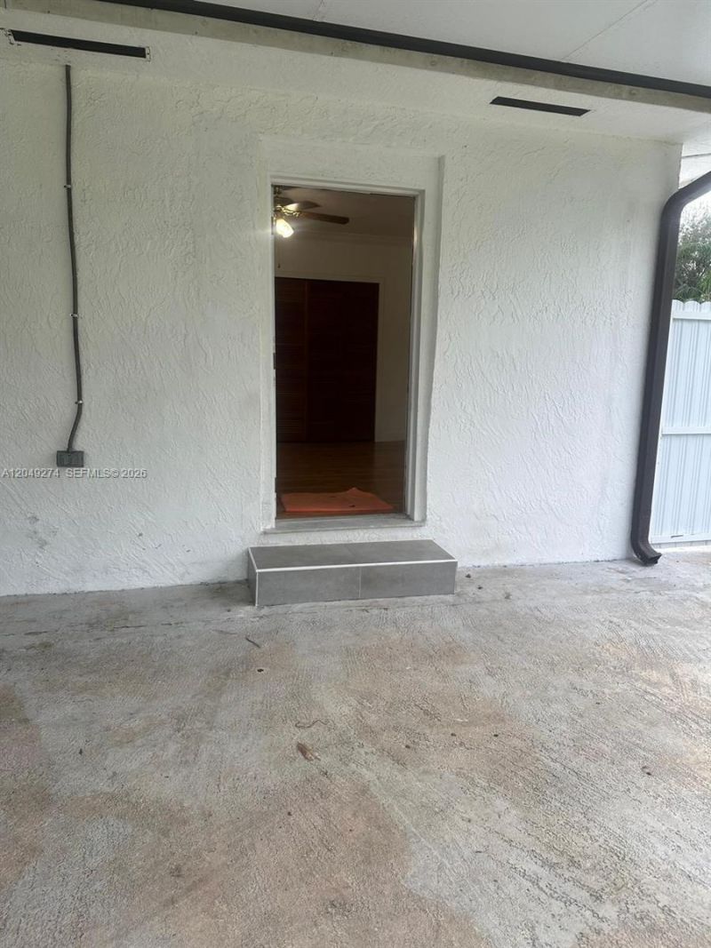 19301 SW 220th St , Miami, FL 33170 Photo