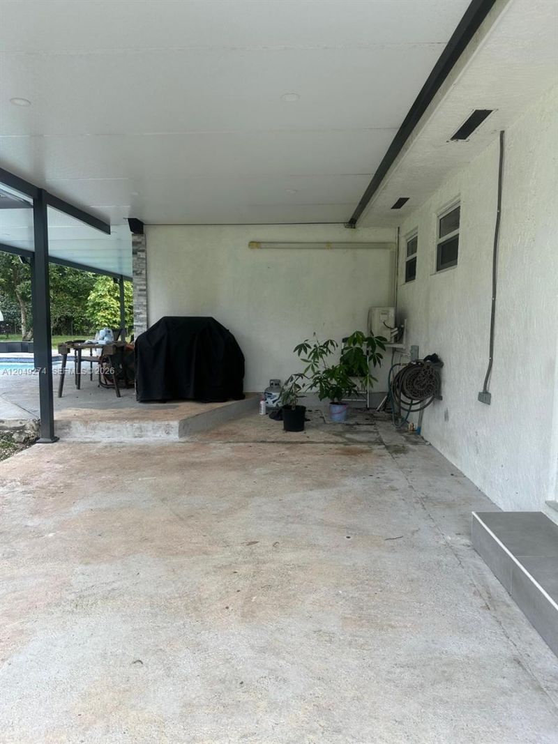 19301 SW 220th St , Miami, FL 33170 Photo