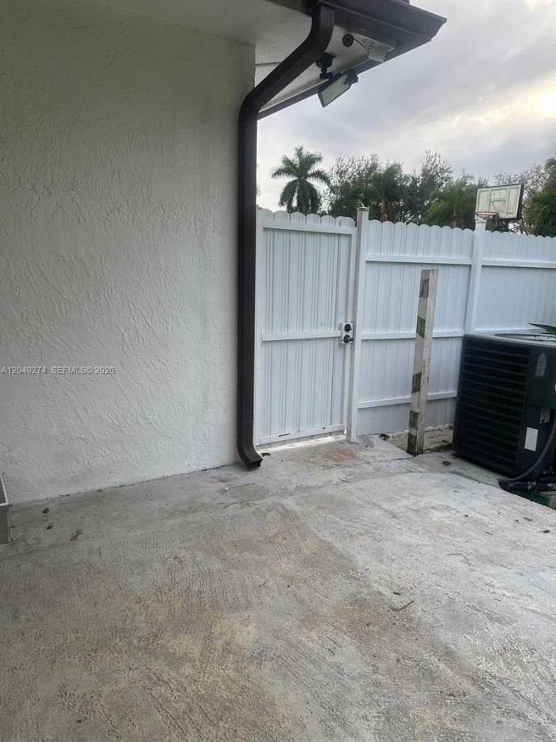 19301 SW 220th St , Miami, FL 33170 Photo