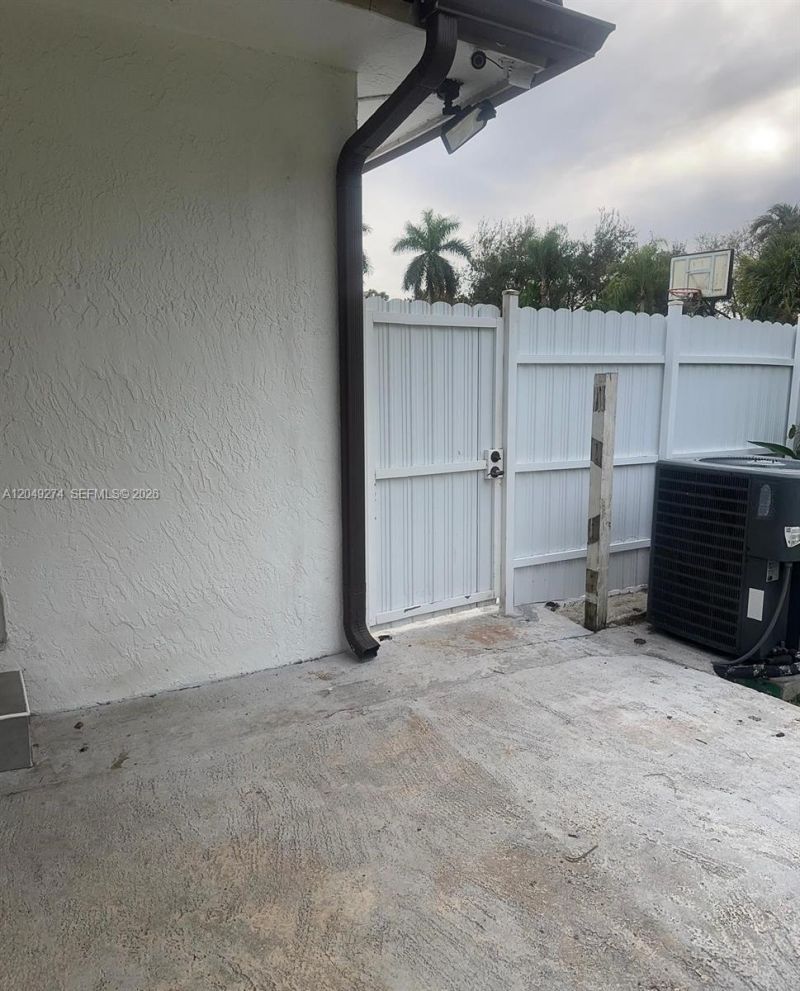 19301 SW 220th St , Miami, FL 33170 Photo