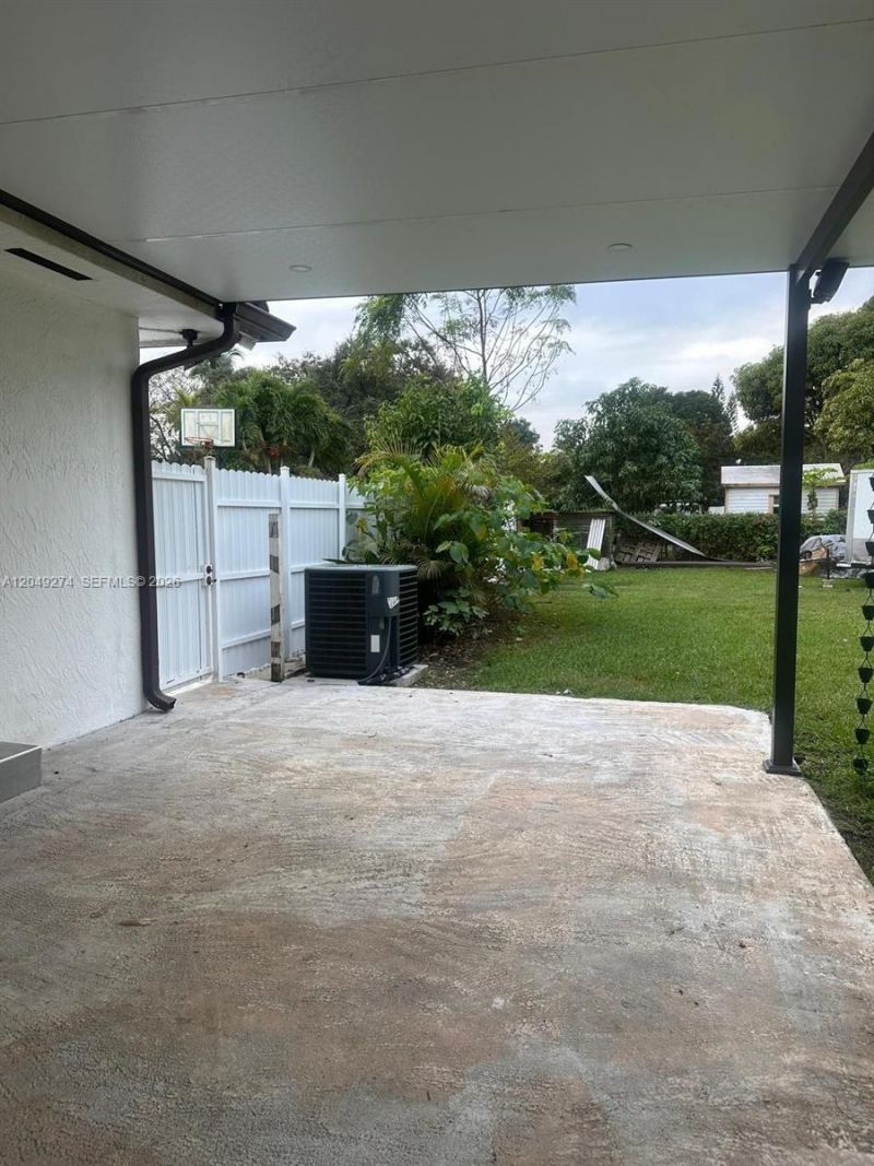 19301 SW 220th St , Miami, FL 33170 Photo