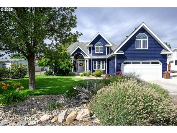 2311 E L AVE, La Grande, OR 97850