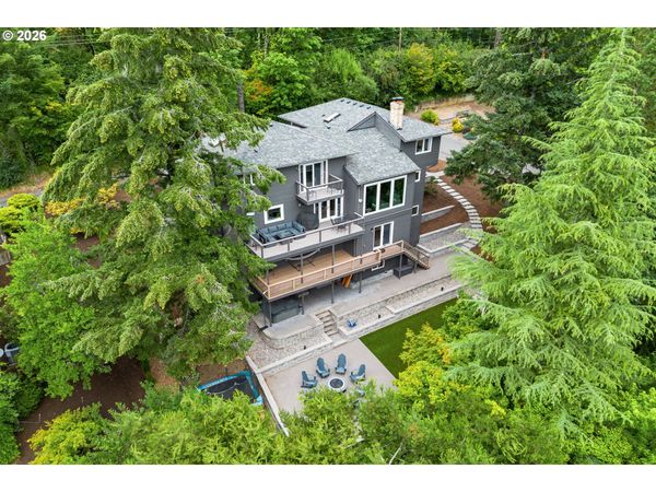 15 SW 68TH AVE, Portland, OR 97225