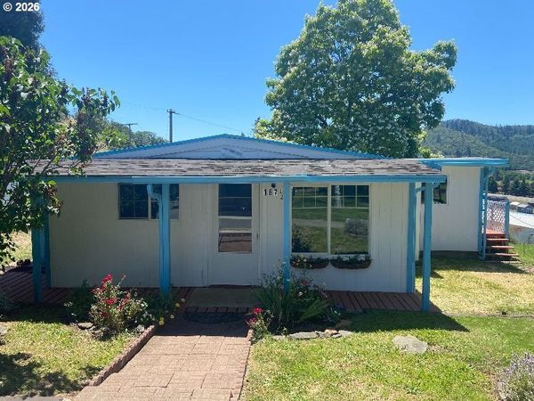 167 Millsview LN, Roseburg, OR 97471