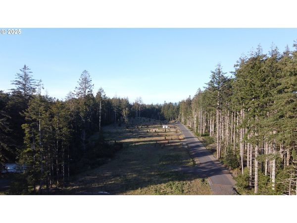 Hubbard LN, Port Orford, OR 97465