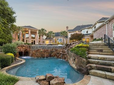 17508 Oak Mount Place, Dallas, TX 75287