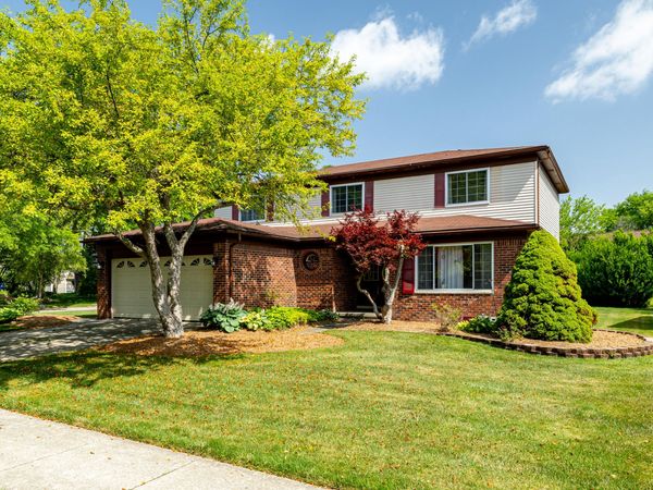 45692 Holmes Drive, Canton, MI 48187