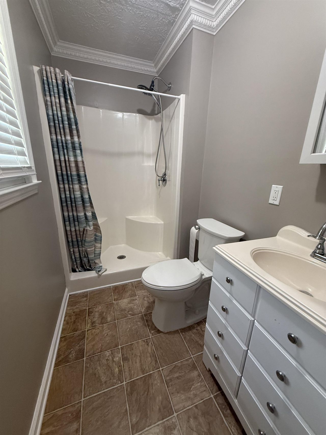 615 Burcale Road Circle  Photo 10