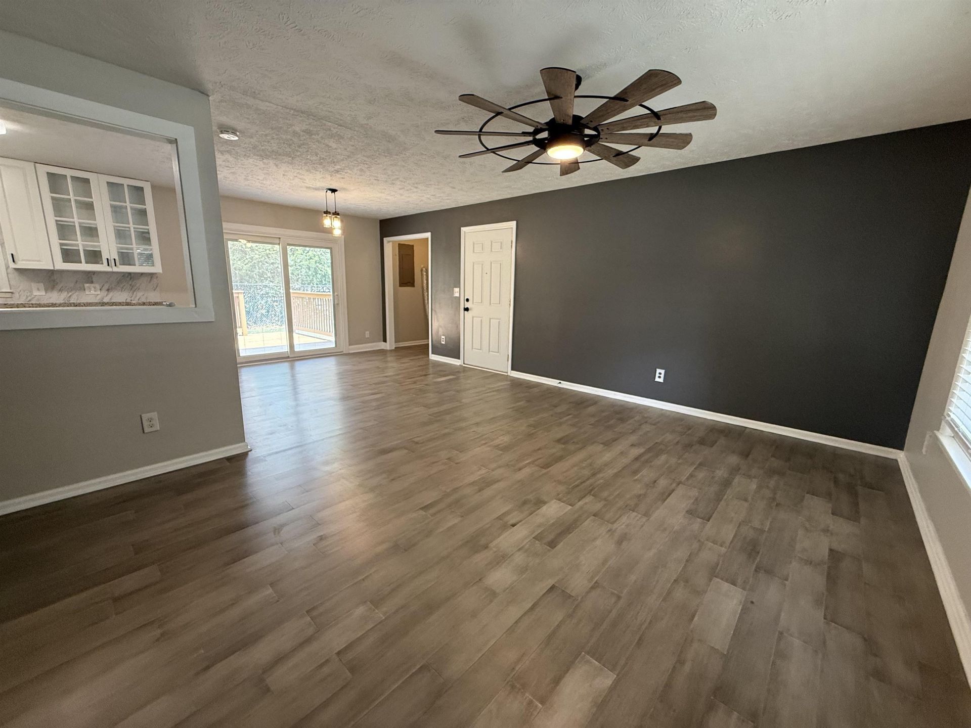 615 Burcale Road Circle  Photo 6