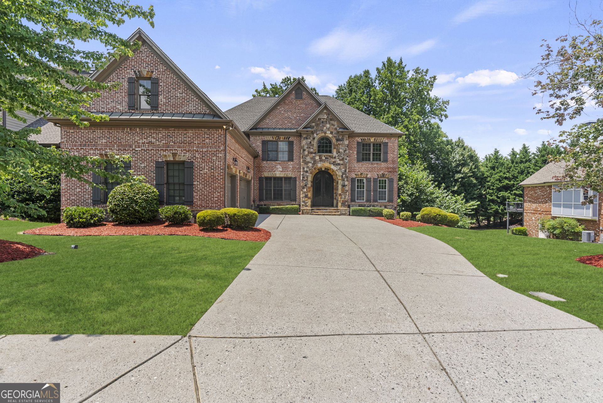 2452 Walkers Glen Lane, Buford, GA 30519 Main Photo