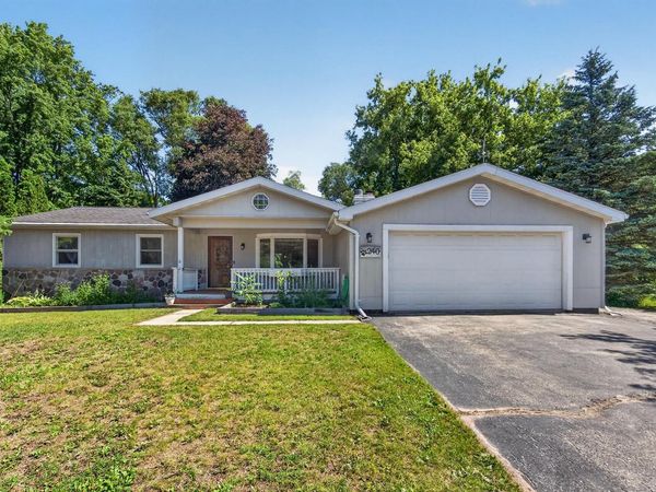 240 Meadowbrook DRIVE, Fredonia, WI 53021