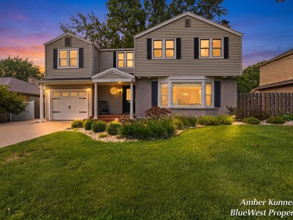 2331 Wilshire Drive SE, East Grand Rapids, MI 49506