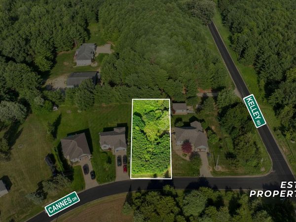 107 Cannes Drive, Brooklyn, MI 49230