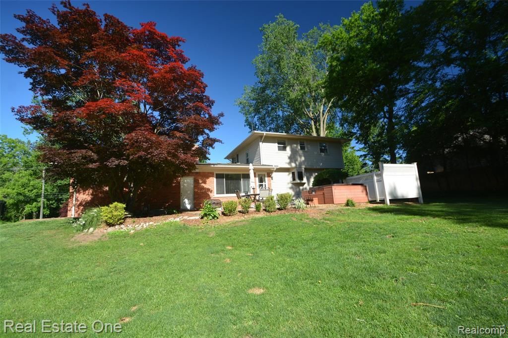 615 Willard Avenue, Rochester Hills, MI 48307 Main Photo