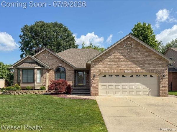 17575 Rocco Drive, Macomb Twp, MI 48044