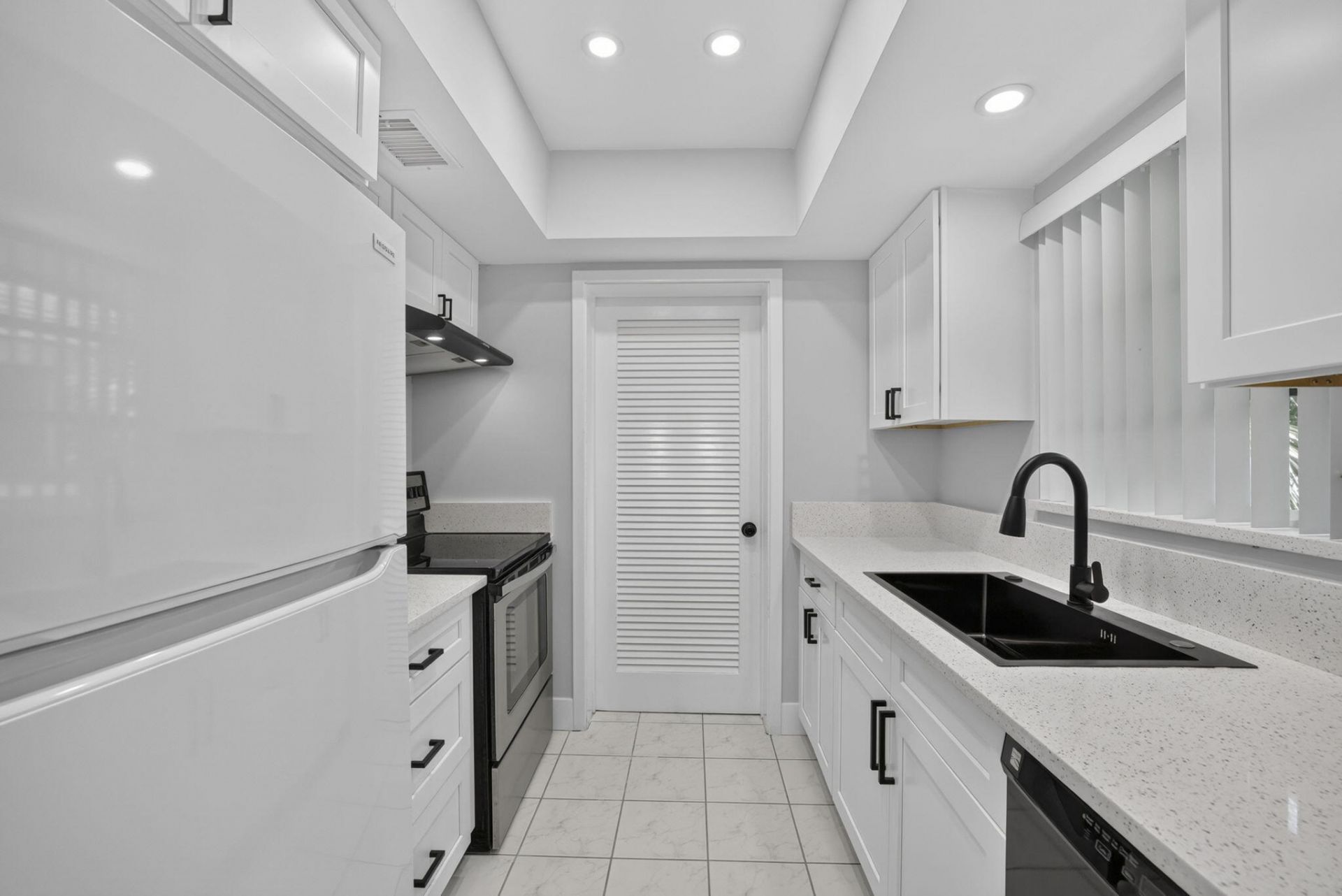 2755 NE 28th Avenue, Unit E2, Lighthouse Point, FL 33064 Photo