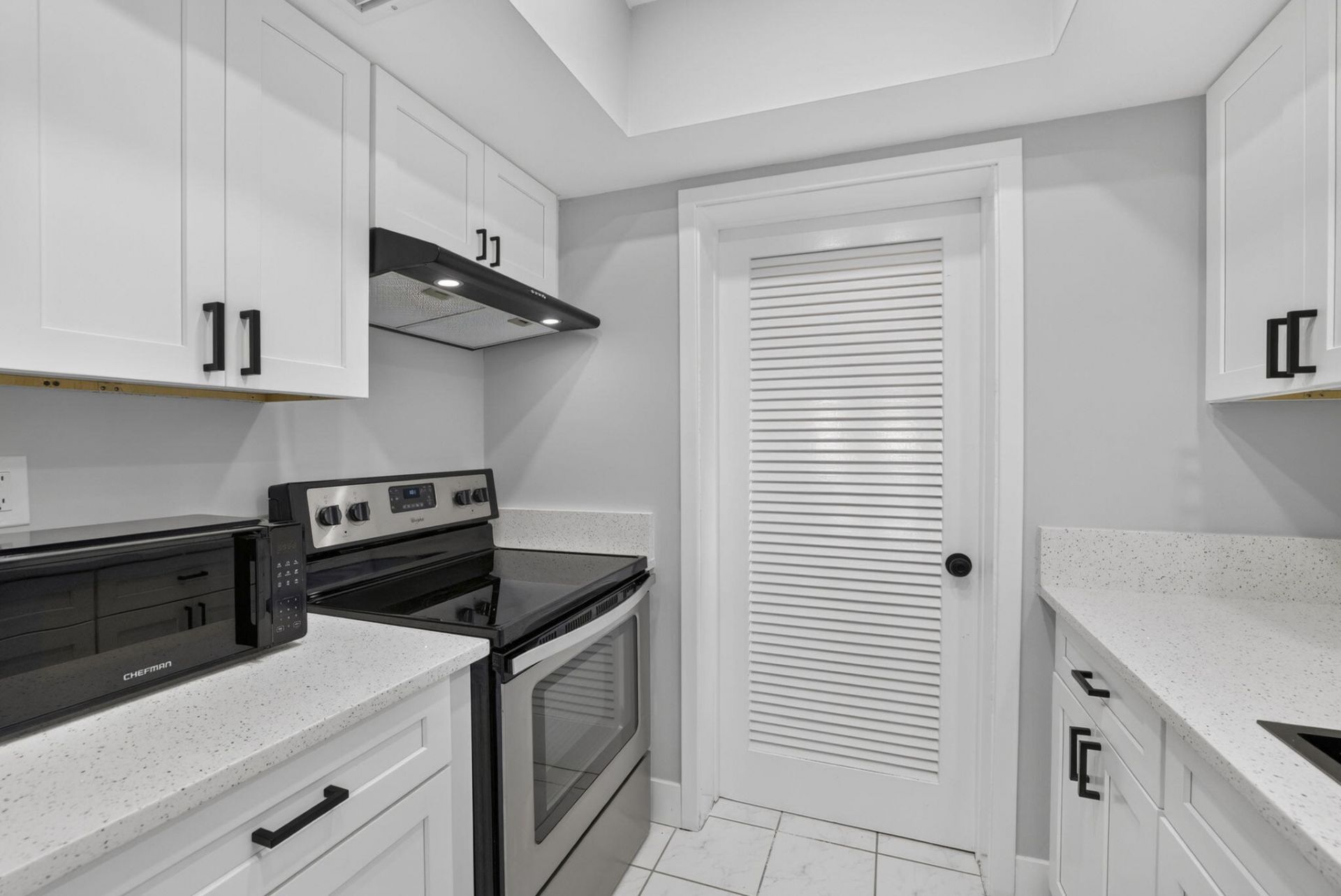 2755 NE 28th Avenue, Unit E2, Lighthouse Point, FL 33064 Photo