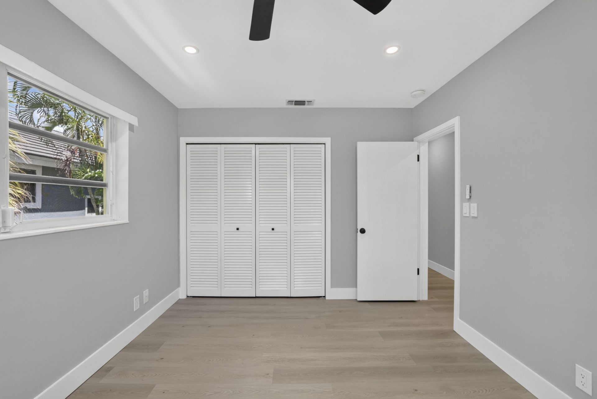 2755 NE 28th Avenue, Unit E2, Lighthouse Point, FL 33064 Photo