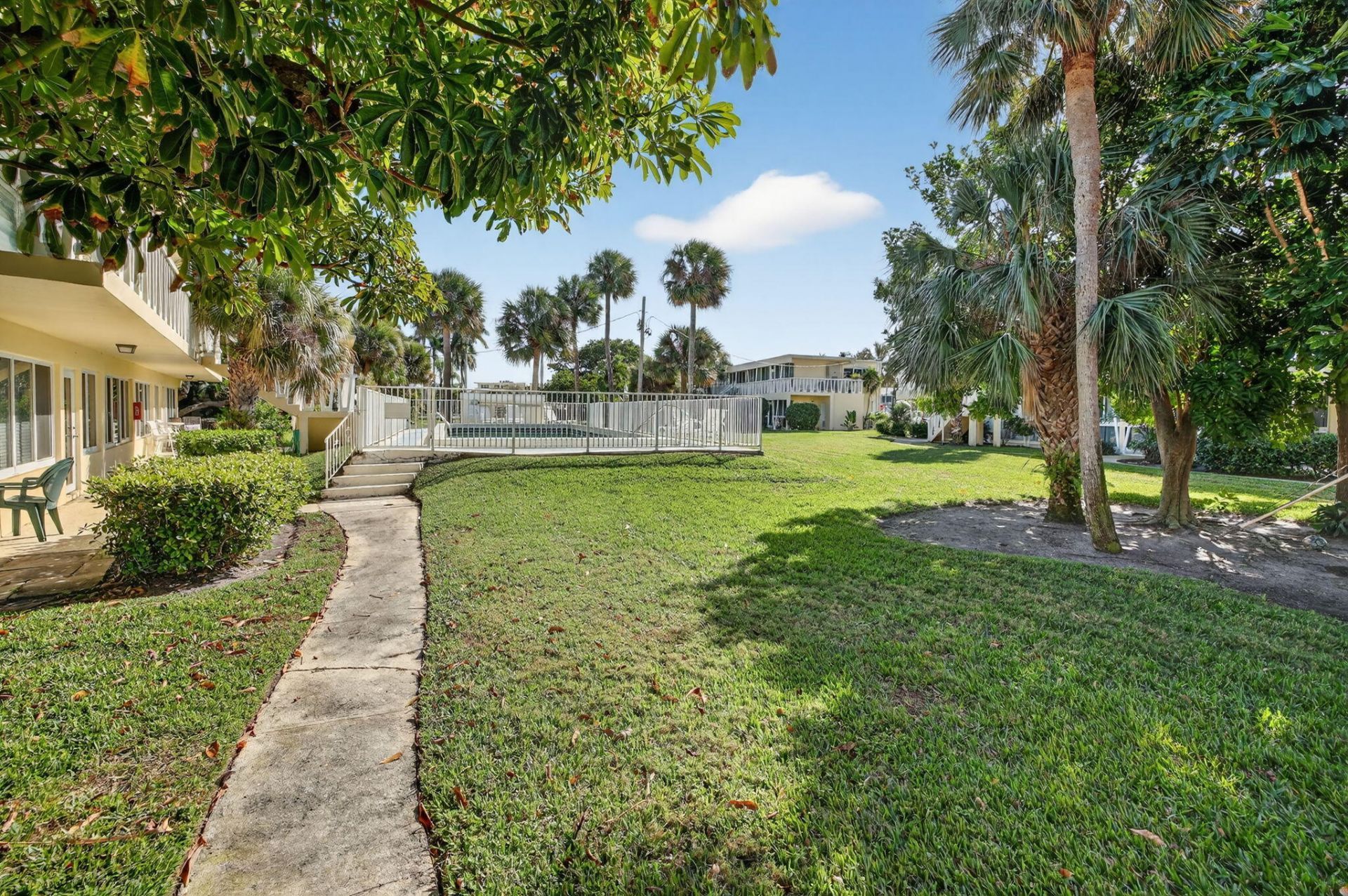 2755 NE 28th Avenue, Unit E2, Lighthouse Point, FL 33064 Photo