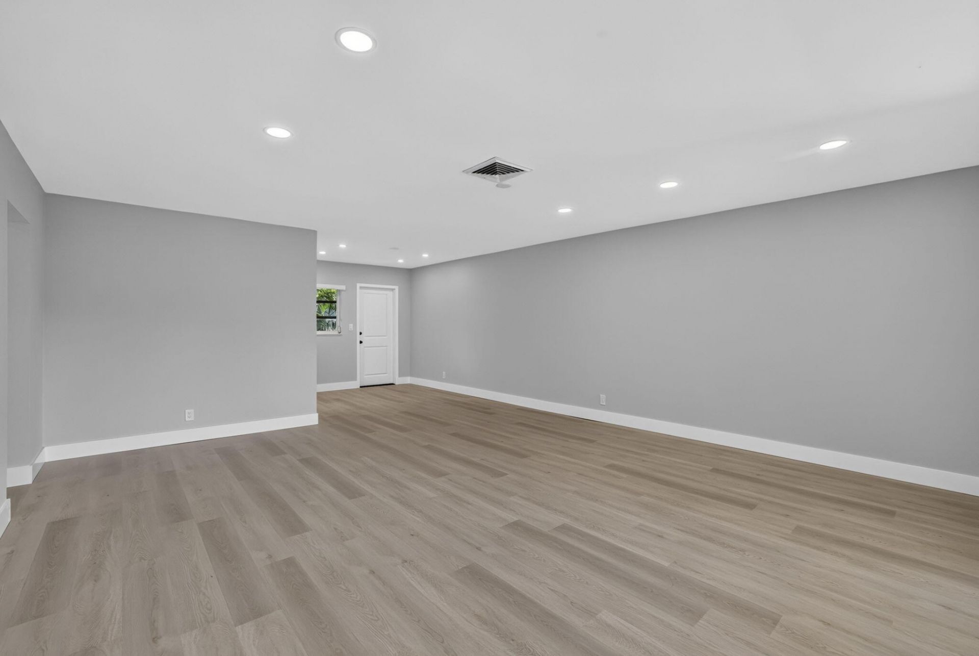 2755 NE 28th Avenue, Unit E2, Lighthouse Point, FL 33064 Photo