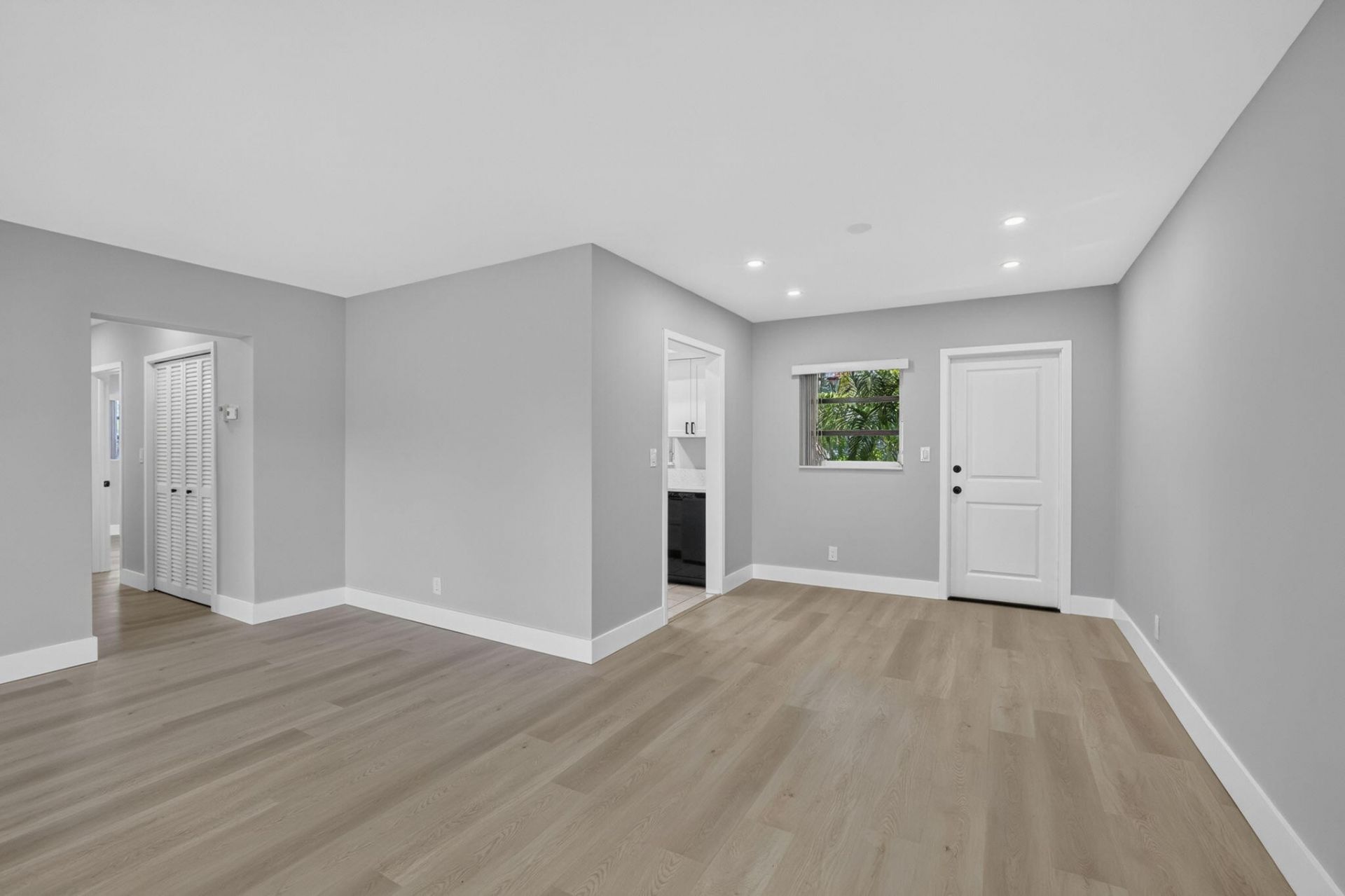 2755 NE 28th Avenue, Unit E2, Lighthouse Point, FL 33064 Photo