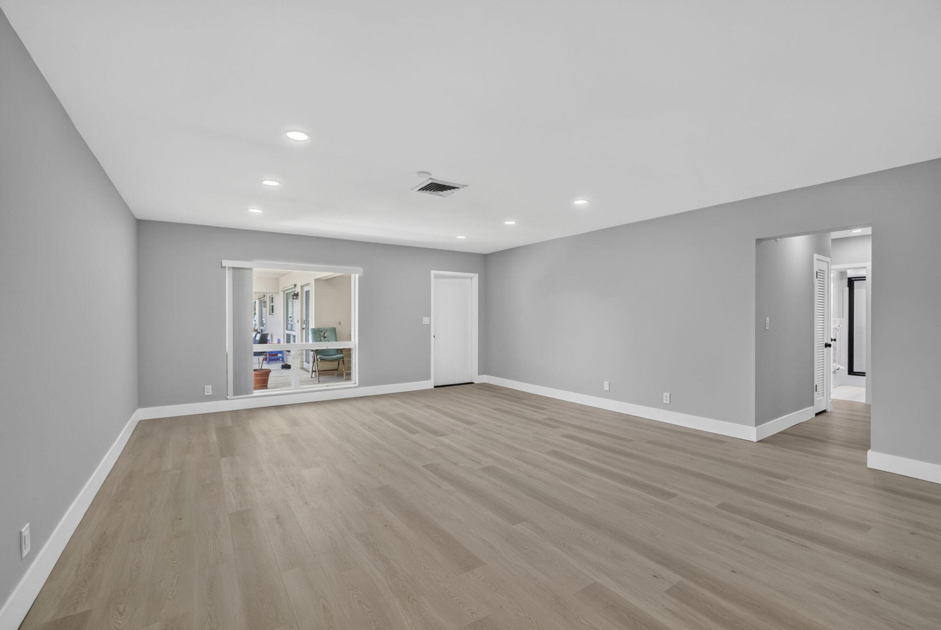 2755 NE 28th Avenue, Unit E2, Lighthouse Point, FL 33064 Photo