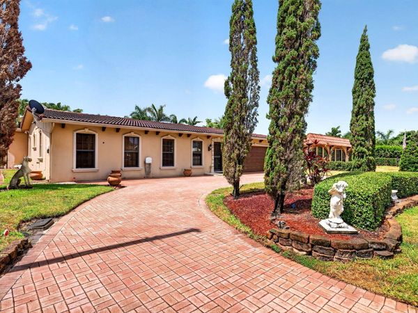 2060 Tropic Isle, Lauderdale-By-The-Sea, FL 33062