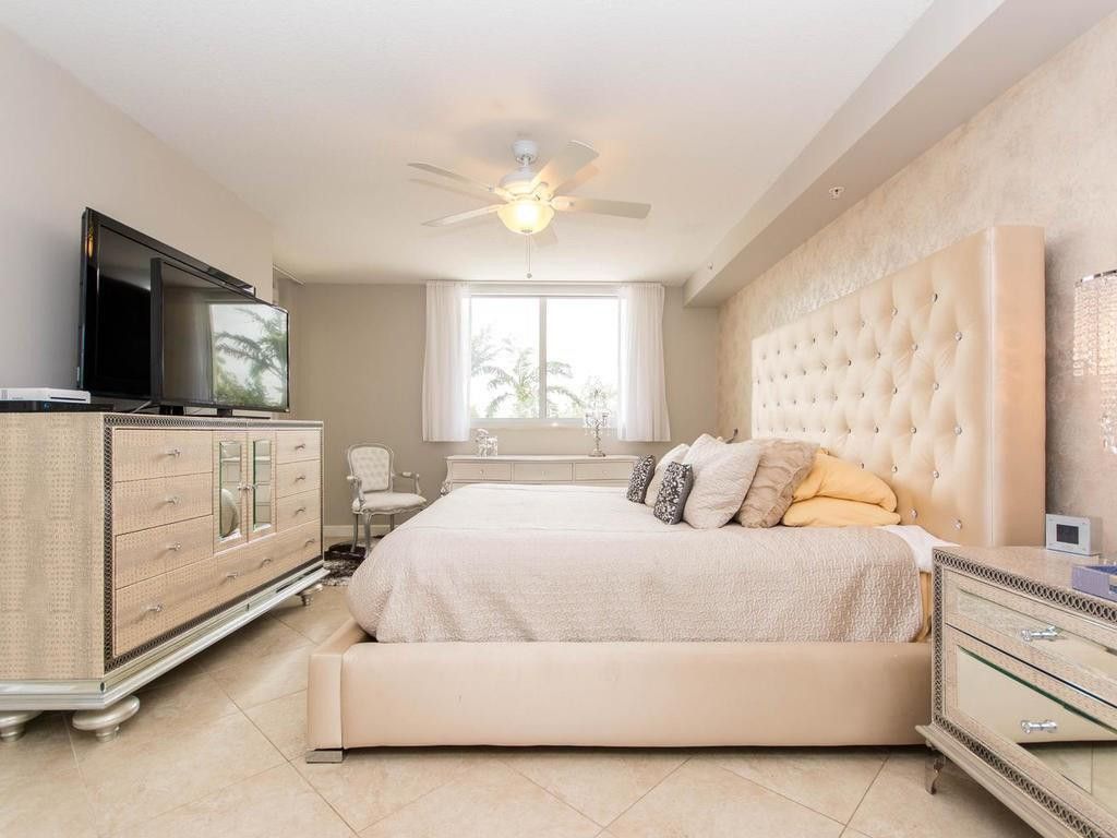 2001 N Ocean Boulevard, Unit 202, Fort Lauderdale, FL 33305 Photo