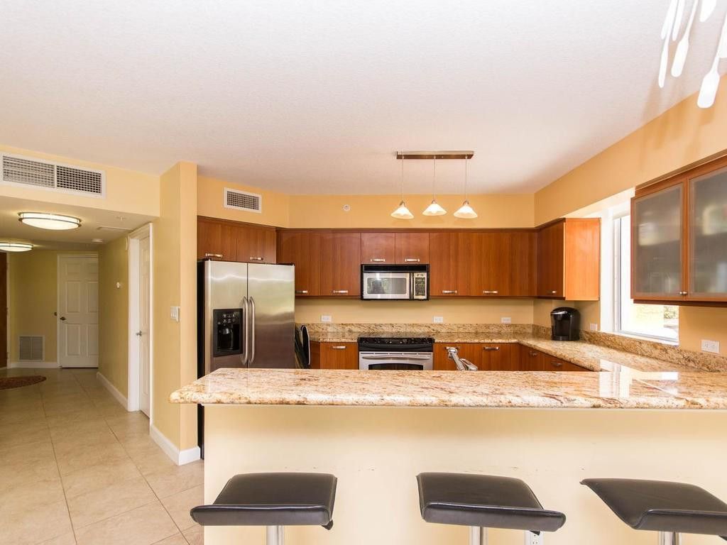 2001 N Ocean Boulevard, Unit 202, Fort Lauderdale, FL 33305 Photo