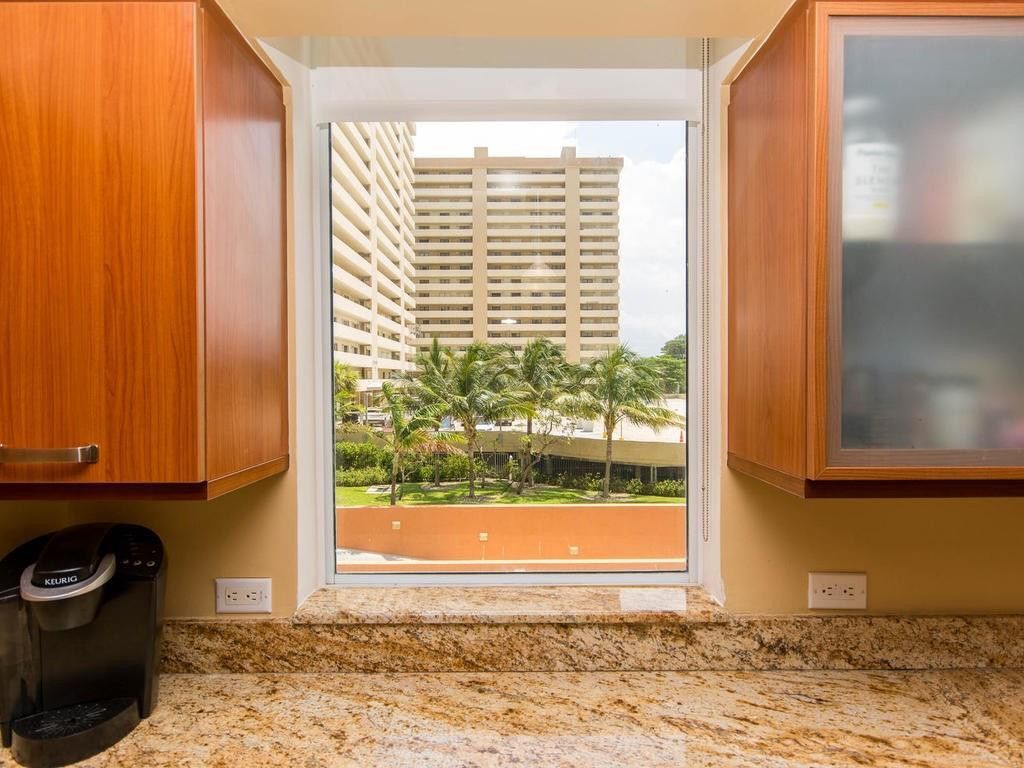 2001 N Ocean Boulevard, Unit 202, Fort Lauderdale, FL 33305 Photo