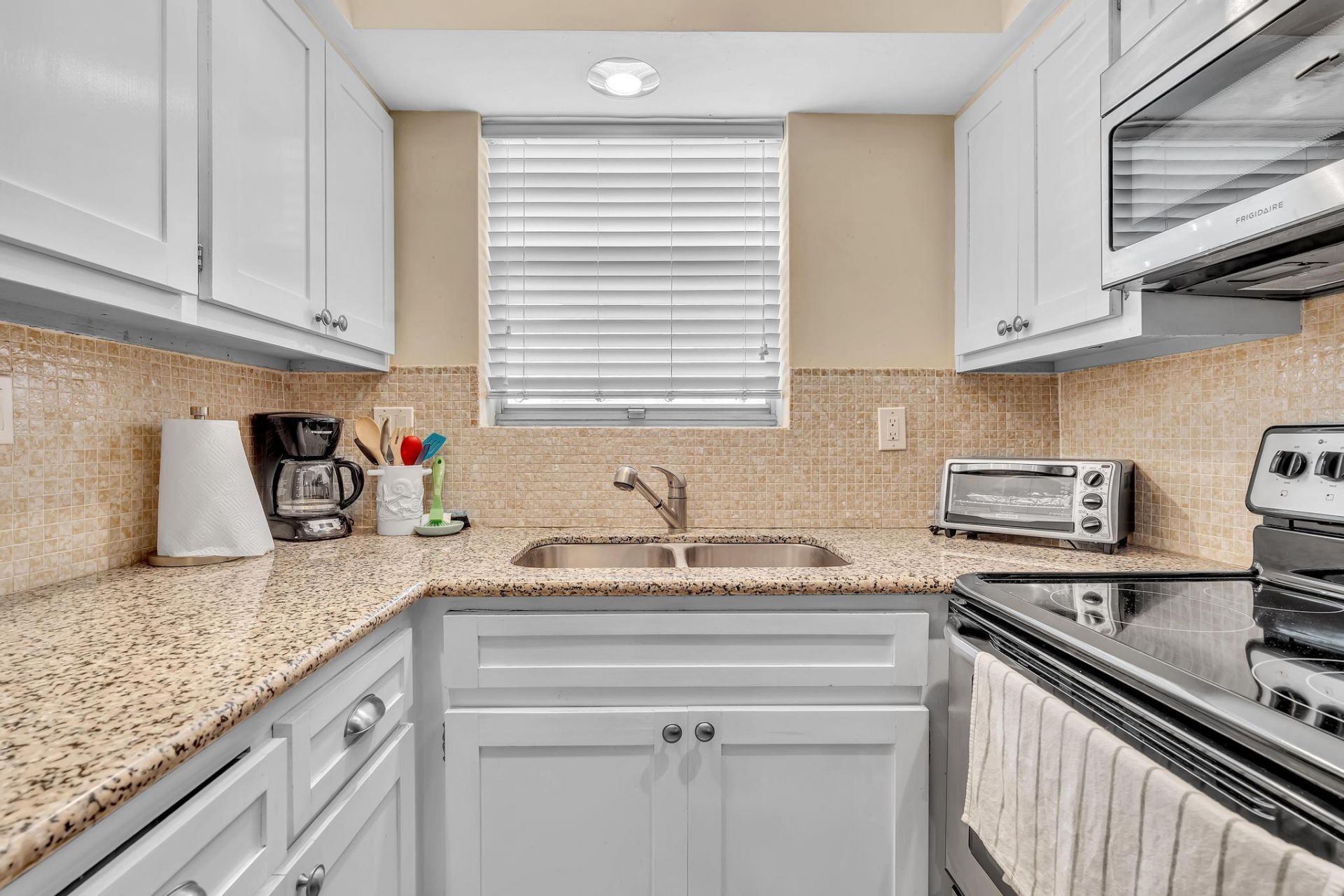 40 SE 13th Street, Unit A2, Boca Raton, FL 33432 Photo