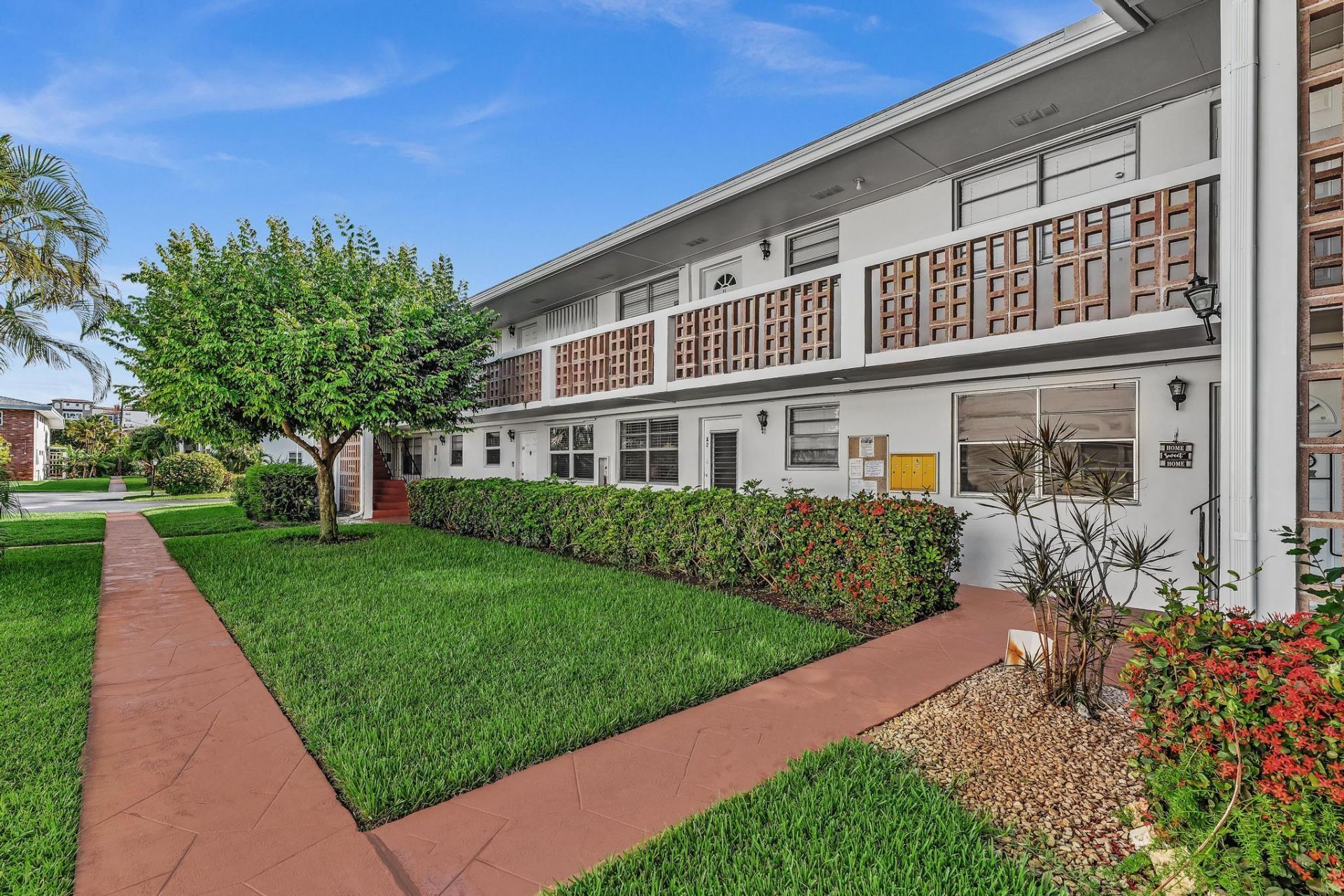 40 SE 13th Street, Unit A2, Boca Raton, FL 33432 Photo