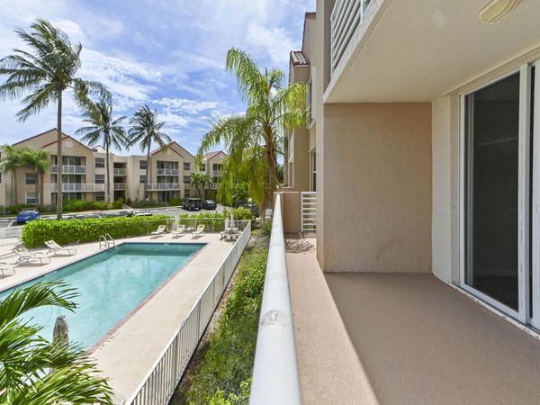 2711 Ocean Club Boulevard, Unit 207, Hollywood, FL 33019
