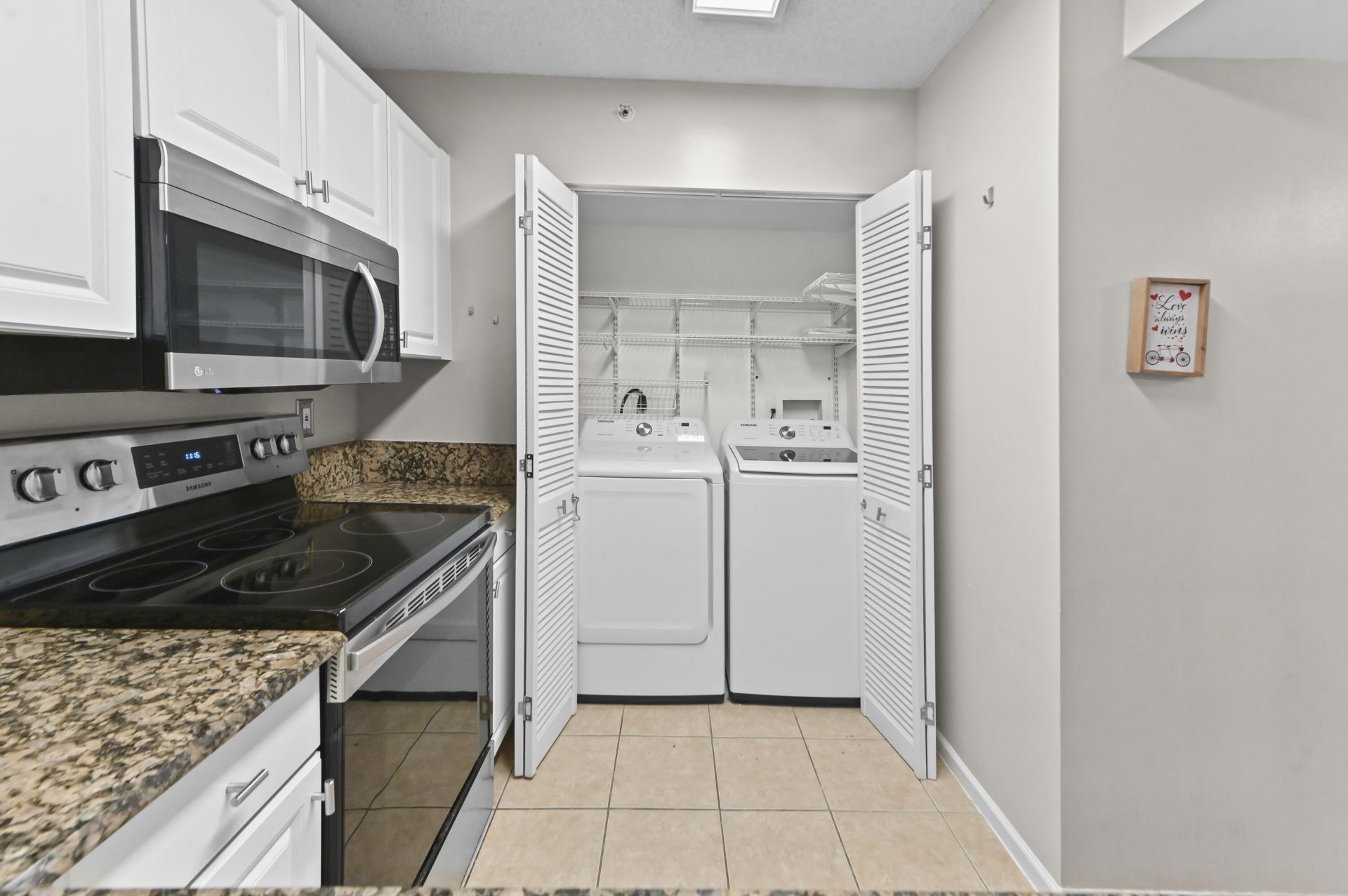 2711 Ocean Club Boulevard, Unit 207, Hollywood, FL 33019 Photo