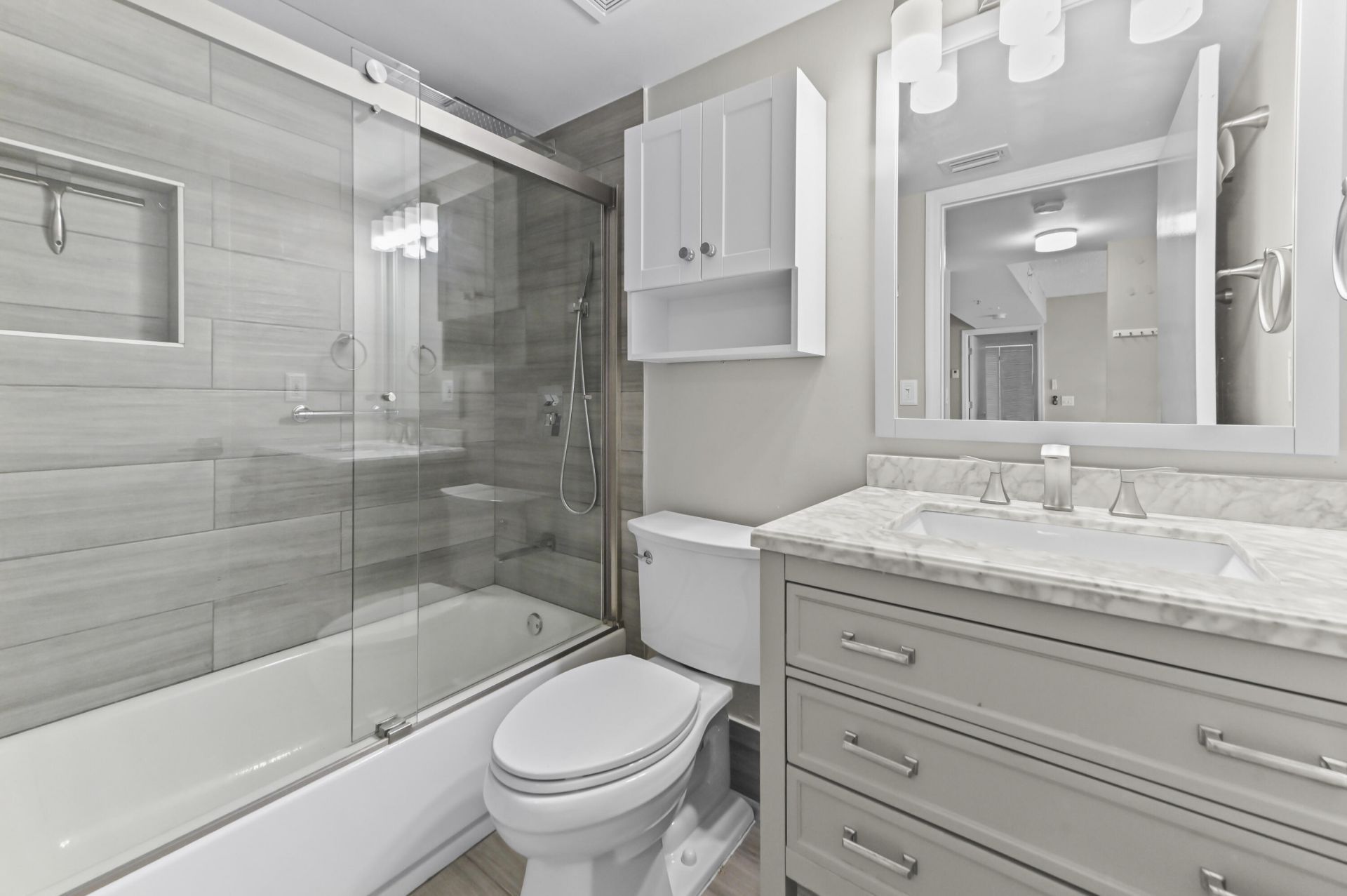2711 Ocean Club Boulevard, Unit 207, Hollywood, FL 33019 Photo