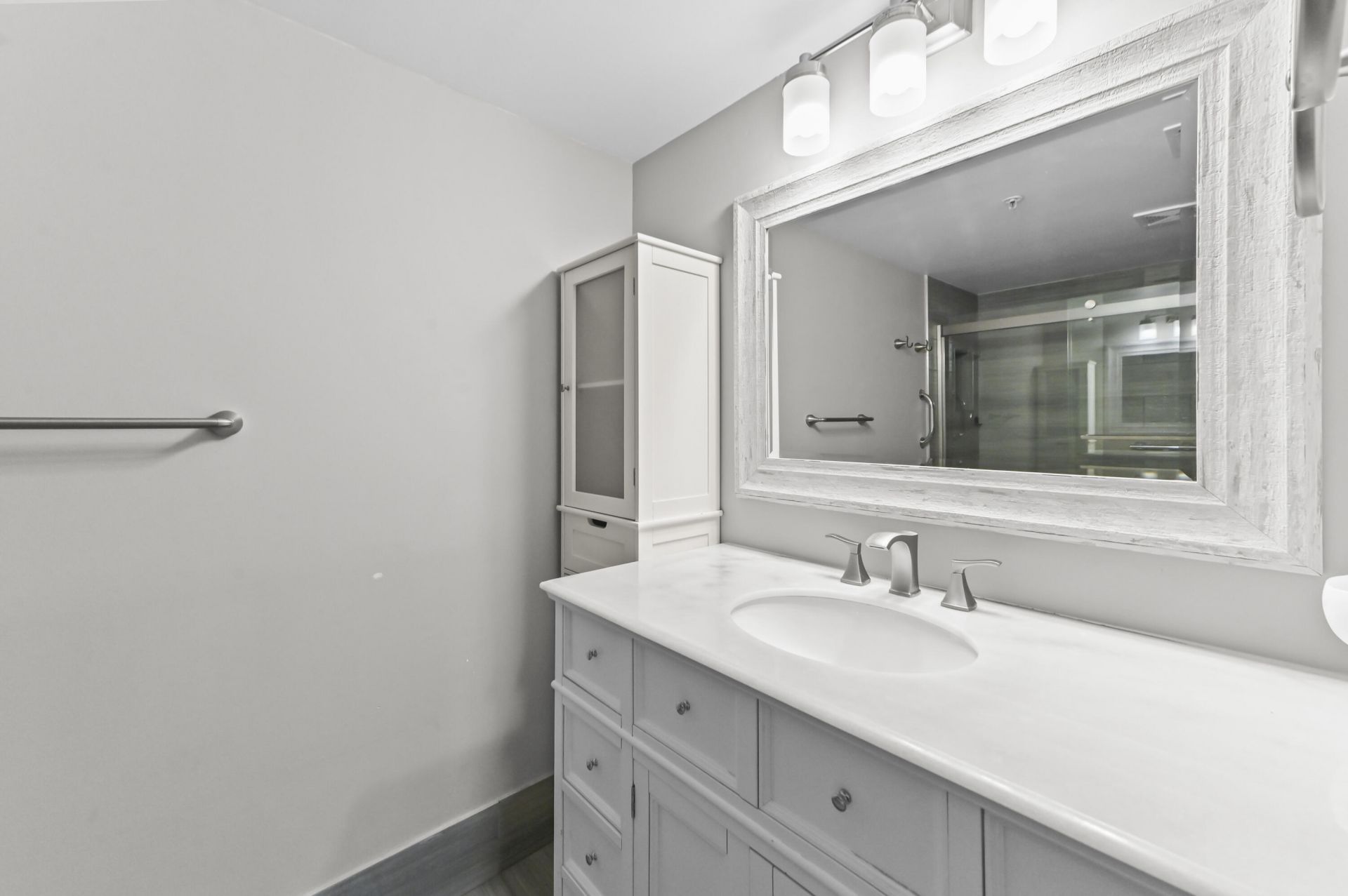 2711 Ocean Club Boulevard, Unit 207, Hollywood, FL 33019 Photo