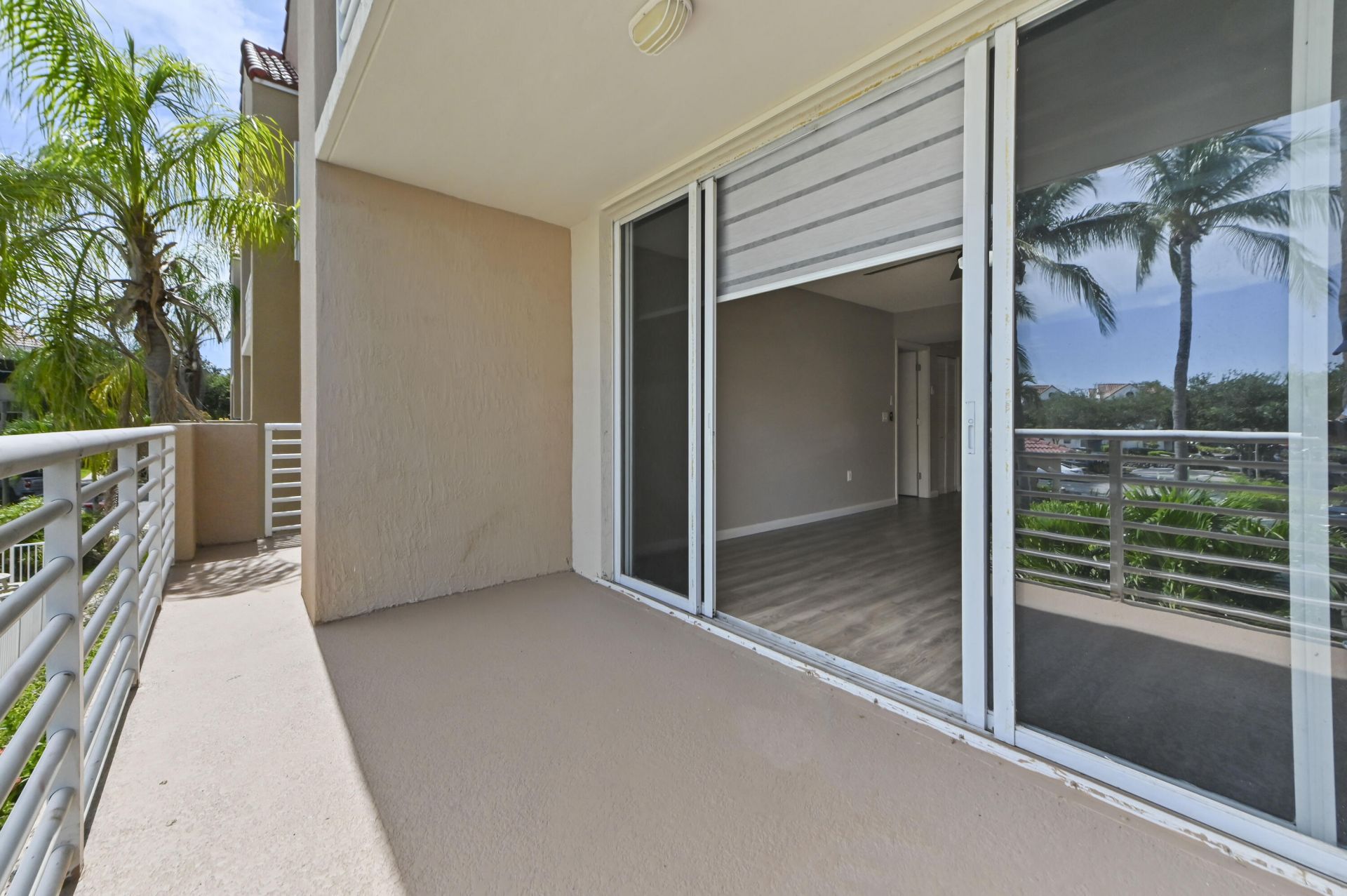 2711 Ocean Club Boulevard, Unit 207, Hollywood, FL 33019 Photo
