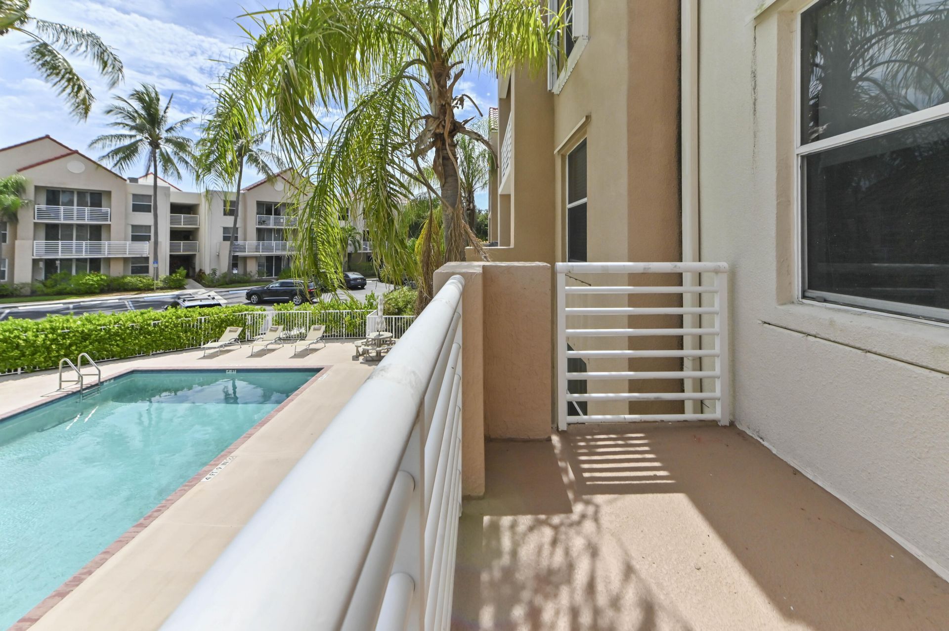 2711 Ocean Club Boulevard, Unit 207, Hollywood, FL 33019 Photo