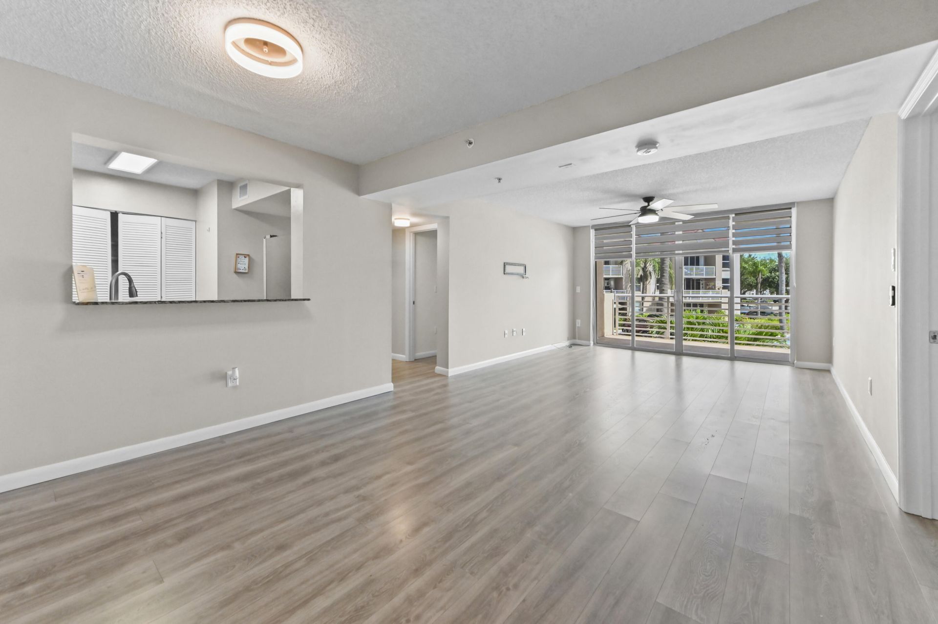 2711 Ocean Club Boulevard, Unit 207, Hollywood, FL 33019 Photo