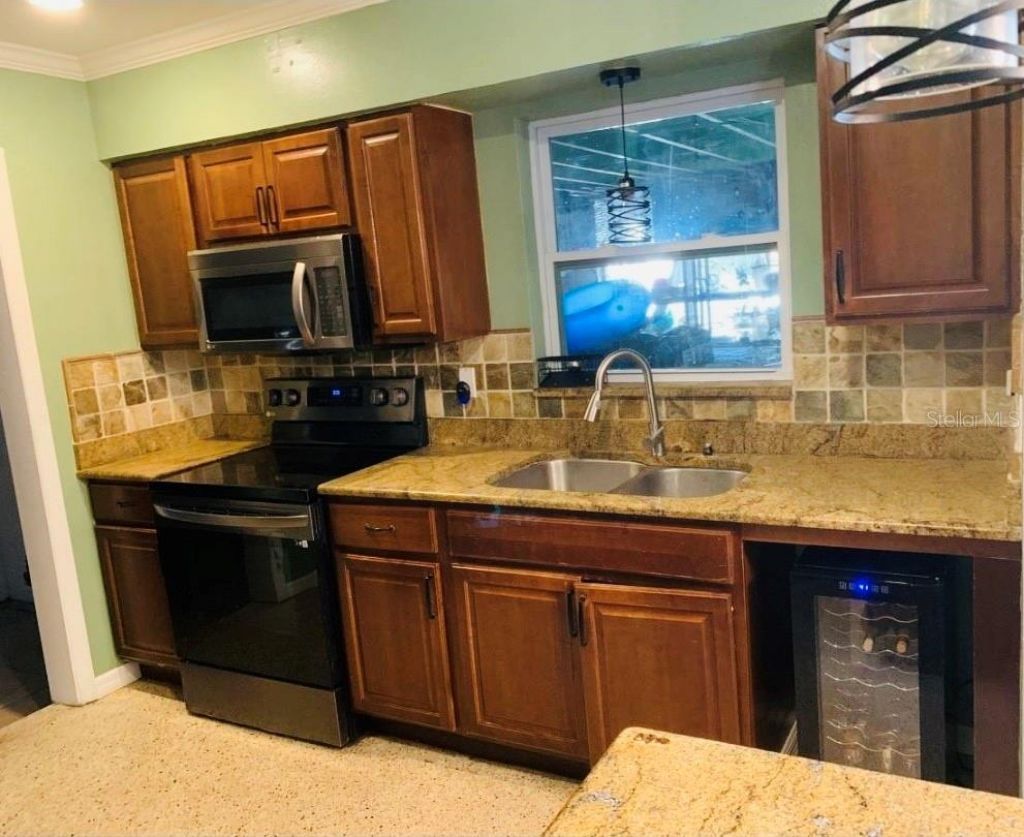 4094 Whiting Drive Se, Saint Petersburg, FL 33705 Photo